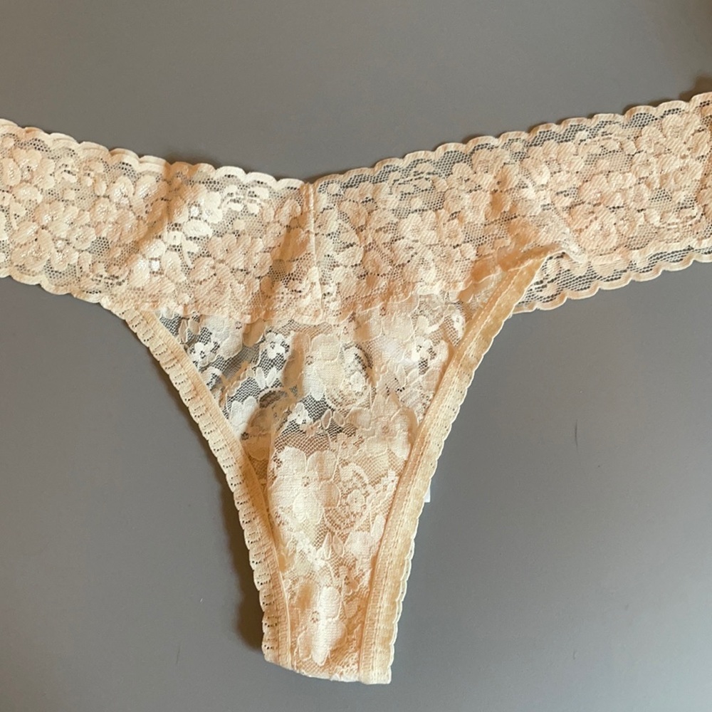 Peachy tan thong